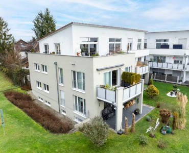 AUSSERGEWÖHNLICHES PENTHOUSE mit großer Dachterrasse & zwei TG-Stellplätzen
